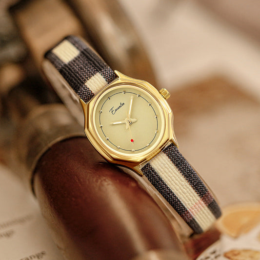 Eavanlin Retro Quartz Watch